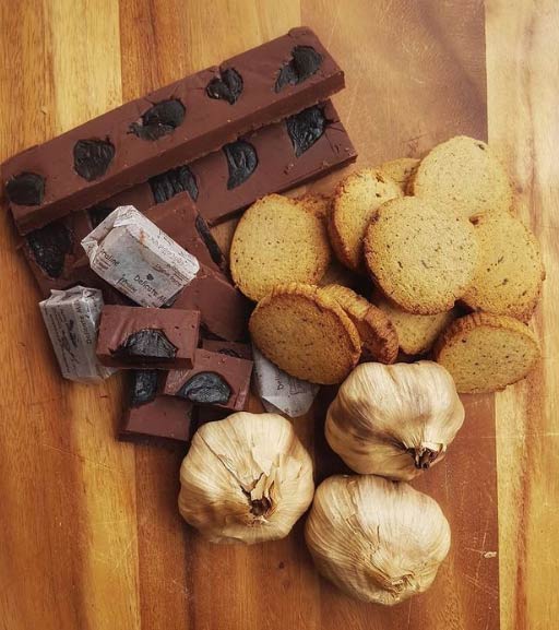 Black-garlic-choco-noir-fudge-and-bg-cookies